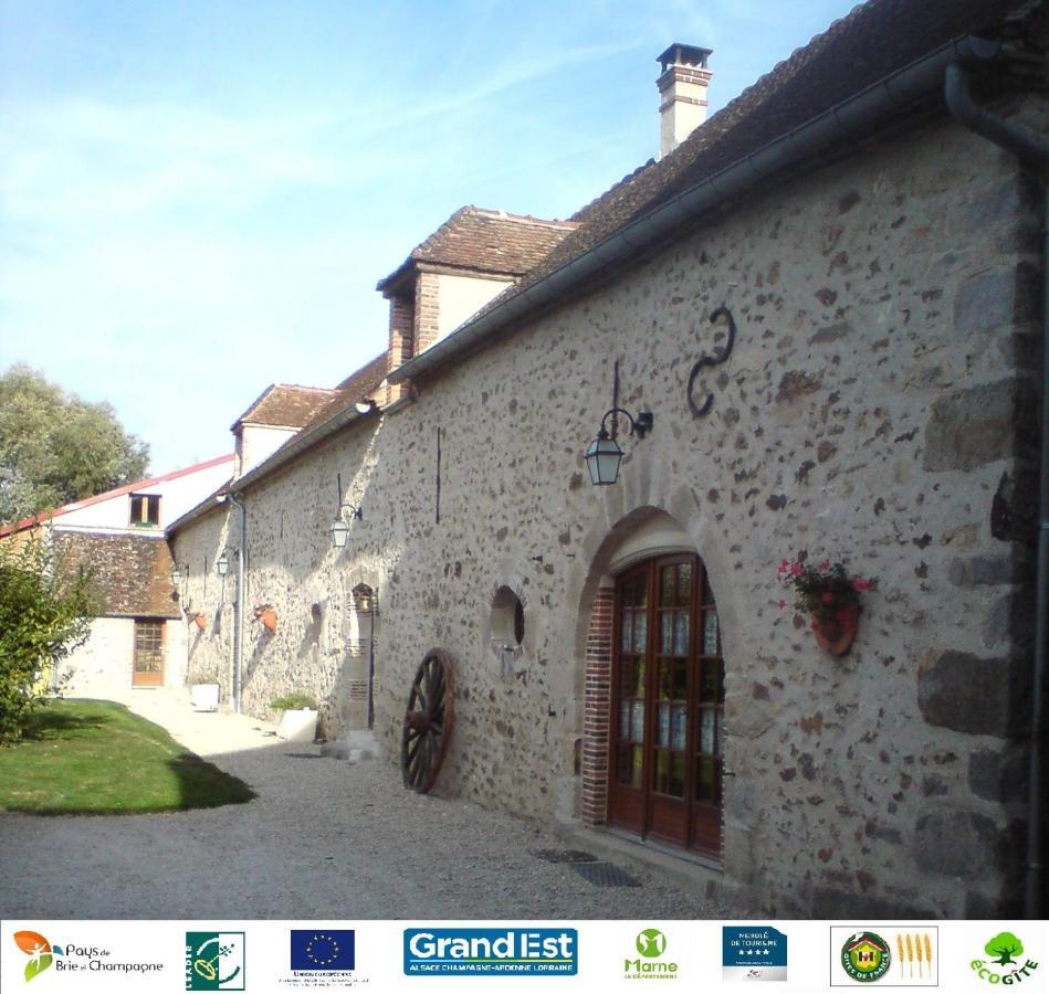Gite De L'Homme Blanc Soizy-aux-Bois Luaran gambar